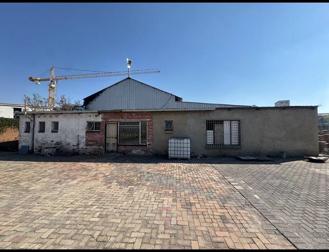 22,490M² INDUSTRIAL YARD TO LET IN CHAMDOR